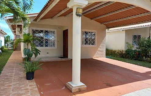 Se Vende/Alquila casa en La Chorrera, Verde Real