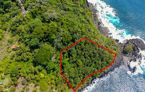 Beach Front Lot For Sale in Isla Grande Colon